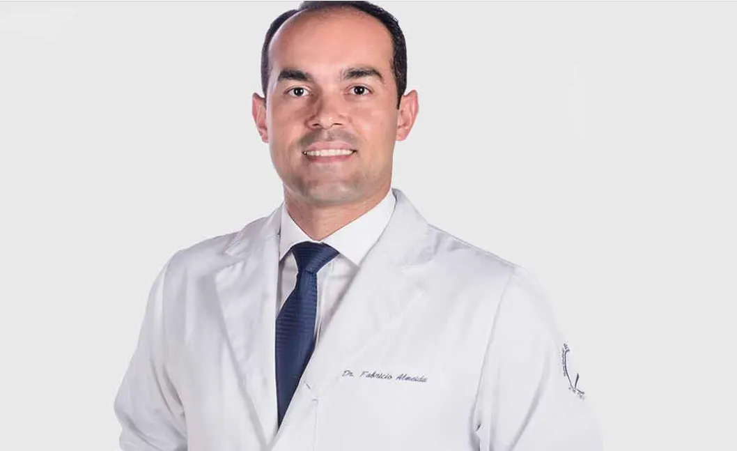 Como a melhor agência de marketing digital de Cuiabá posicionou o Dr. Fabricio Almeida como referência em cirurgia plástica facial em Mato Grosso